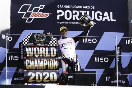 Arenas se alza Campeón del Mundo de Moto3