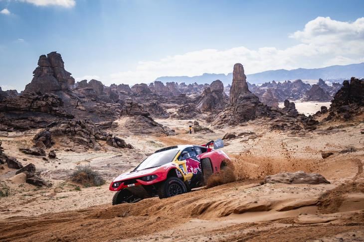 Sebastien Loeb consigue la victoria de la cuarta etapa Dakar 2023 y Sainz recorta distancia con el líder