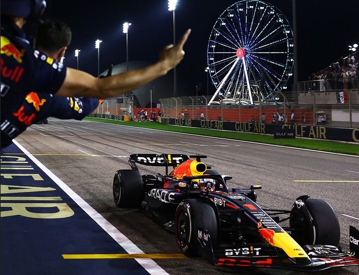 Verstappen arrasa y logra la victoria del Gran Premio de Baréin 2023