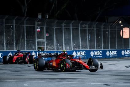 Fin de semana perfecto para Carlos Sainz: libres, pole y victoria del GP de Singapur
