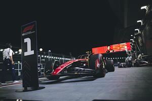 Carlos Sainz logra la pole en el Gran Premio de Singapur