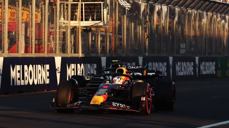 Verstappen logra la victoria del GP de Australia en una carrera muy accidentada