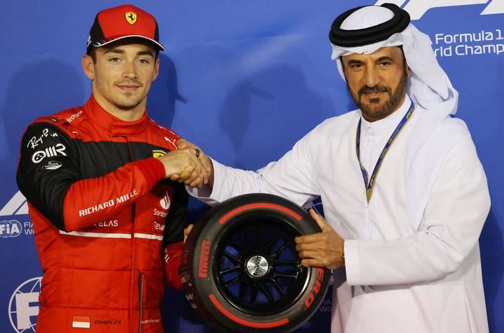 Leclerc logra una impresionante pole en Bahrein