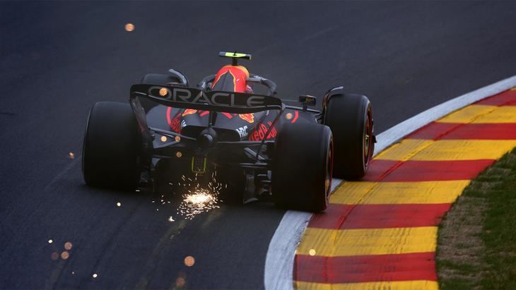 Verstappen “vuela” y lidera el primer día del GP de Bélgica