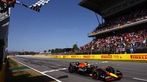 Verstappen gana el GP de España y sale líder de Montmeló