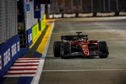 Leclerc consigue la pole del GP de Singapur