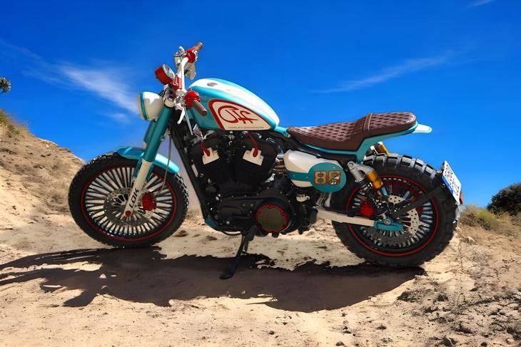 Descubre la GEICO SCRAMBLER. La moto que transformará tu forma de viajar en pareja