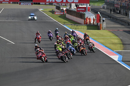 Marc Márquez gana el Sprint de Japón y Diogo Moreira hace historia en MotoGP