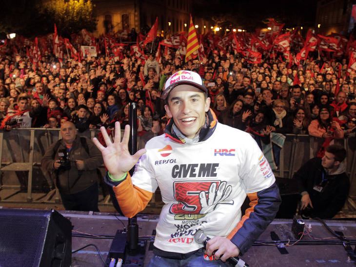 Marc Márquez agasajado en su pueblo natal, Cervera