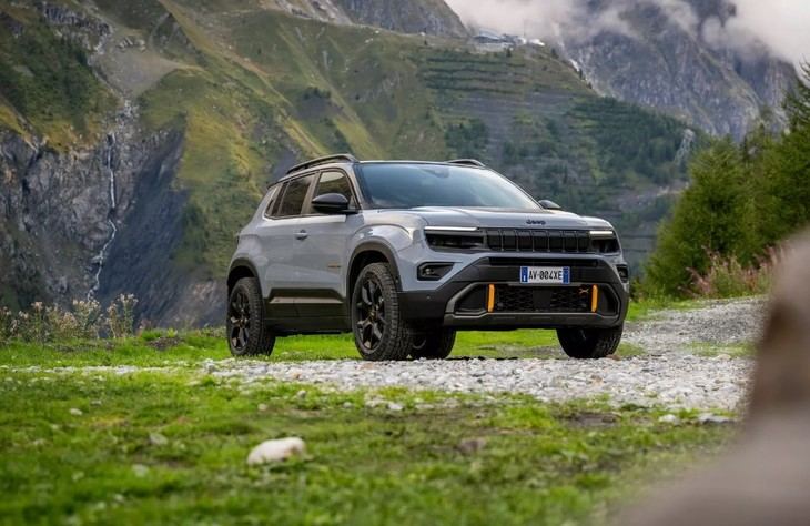 Nueva colaboración entre Jeep y The North Face para presentar el exclusivo Avenger 4xe The North Face Edition