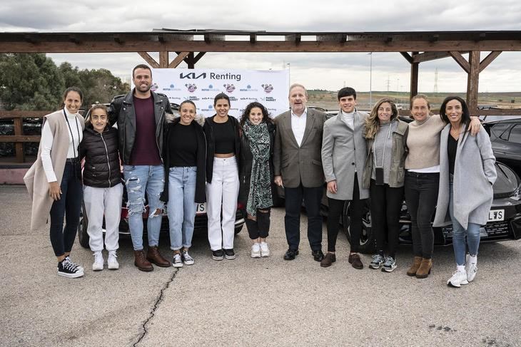 Los embajadores de KIA en el pádel reciben sus nuevos coches