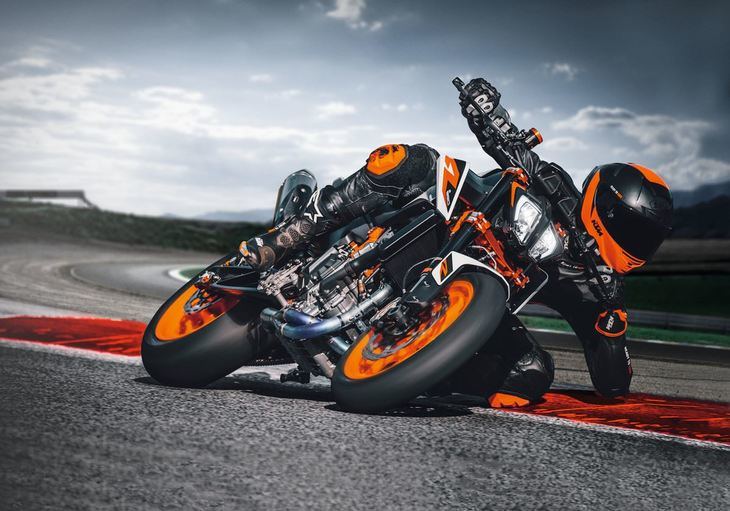 KTM 890 DUKE R, más y mejor