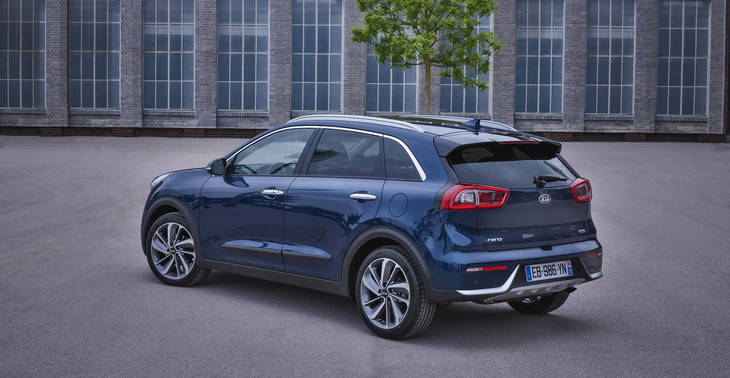 Kia presenta su crossover híbrido