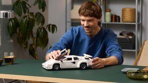 Lego lanza el modelo detallado del icónico Lamborghini Countach 5000 QV