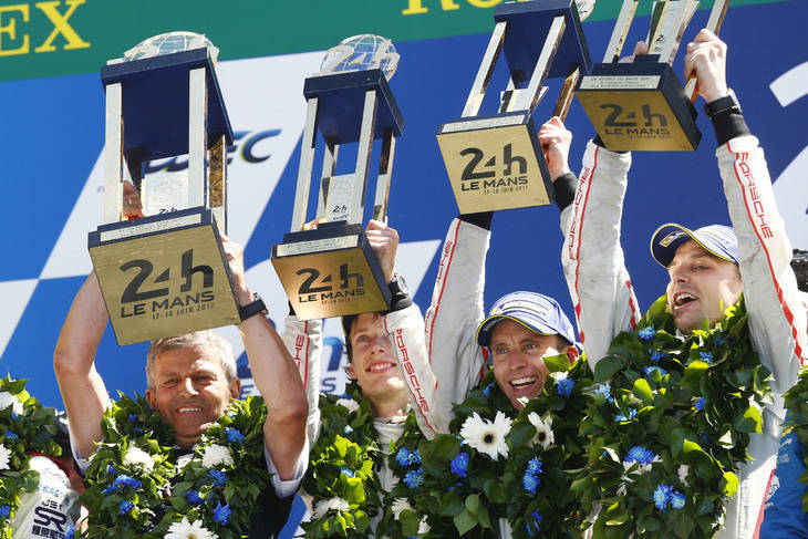 El trofeo Le Mans al Museo Porsche