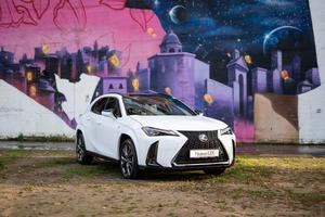 Lexus UX 2023: un SUV urbano que combina seguridad y sofisticación