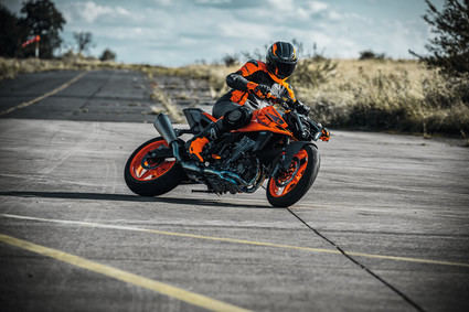 Nueva KTM 990 DUKE: tecnología actualizada, diseño radical y prestaciones impresionantes