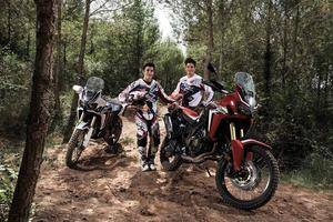 Marc Márquez y Joan Barreda prueban la nueva Honda Africa Twin.