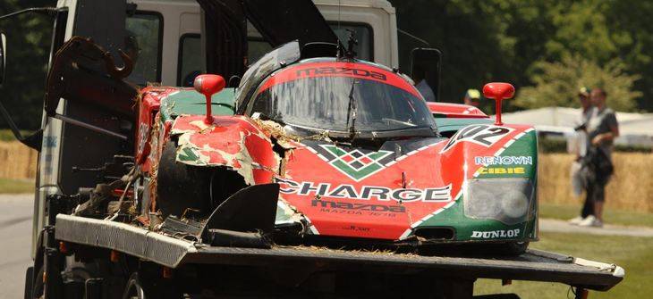 Un Mazda 767B se estrella en Goodwood