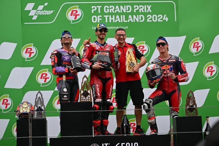 Francesco Bagnaia se lleva la victoria del Gran Premio de Tailandia y se acerca a Martín