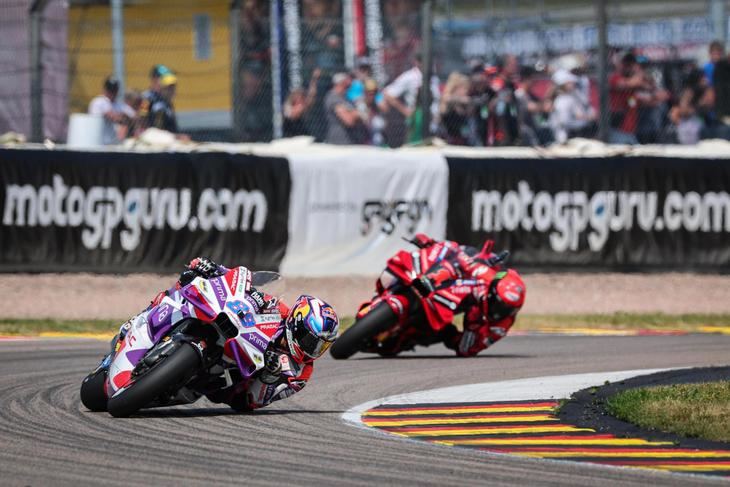 Jorge Martín se lleva la victoria en el Gran Premio de Alemania de MotoGP por la mínima