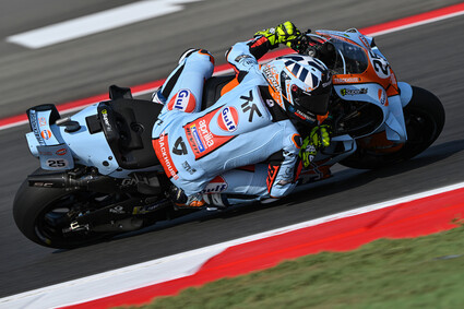 Raúl Fernández logra su primera pole en MotoGP en Indonesia y pone en alerta a Marc Márquez