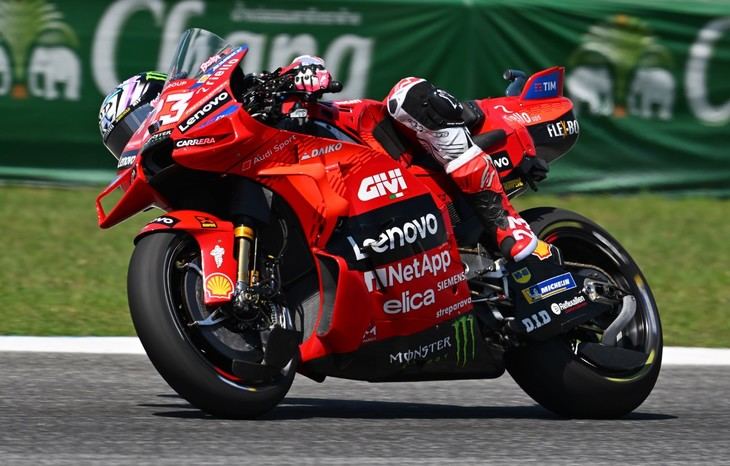 Enea Bastianini se lleva la victoria en la Sprint del GP de Tailandia