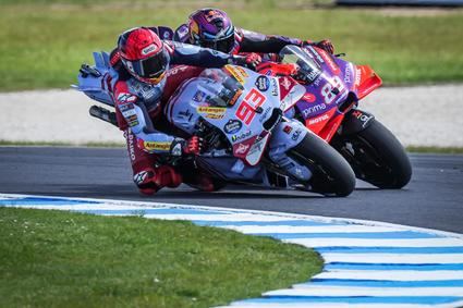 Márquez conquista el Gran Premio de Australia tras una gran remontada