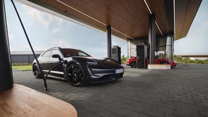 Porsche revoluciona la carga de vehículos eléctricos en Europa con sus exclusivas estaciones de carga rápida