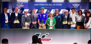 Rossi, Ezpeleta, Nieto, Paco Pacheco y Renault, galardonados