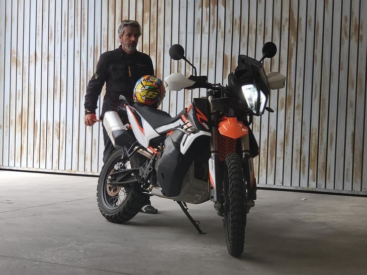 Probamos la KTM Adventure 890 R