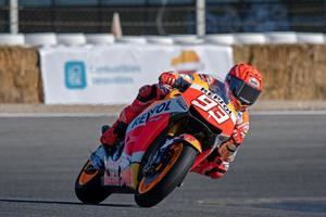 Marc Márquez rueda en el Jarama por primera vez y prueba el biocombustible Repsol.