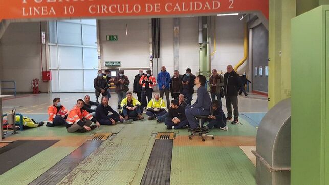 Mercedes-Benz cierra su fábrica en Vitoria tras el plante de los trabajadores