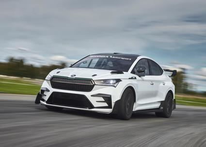 Skoda Motorsport lanza el Enyaq RS Race: un concept eléctrico que redefine la competición sostenible