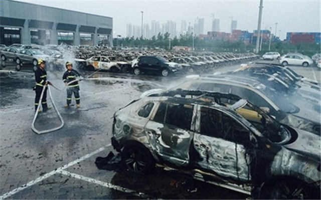 Tainjin: Miles de millones de dolares en perdidas