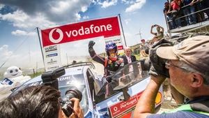 Neuville gana sin problemas y se pone líder del Mundial