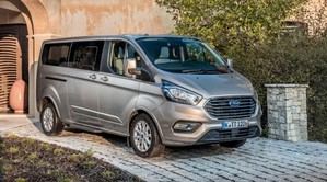 Ford presenta sus furgonetas Transit y Tourneo con etiquetas ECO y 0