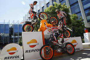 Toni Bou, Takahisa Fujinami y Jaime Busto se exhiben