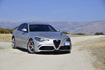 Probamos el Alfa Romeo Giulia QV, la berlina que Ferrari no se atreve a vender