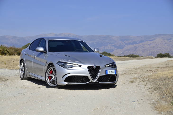 Probamos el Alfa Romeo Giulia QV, la berlina que Ferrari no se atreve a vender