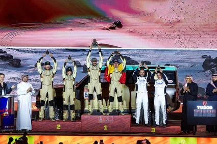 Defender Rally Brilla en el Dakar 2026: Doblete Histórico en la Categoría Stock