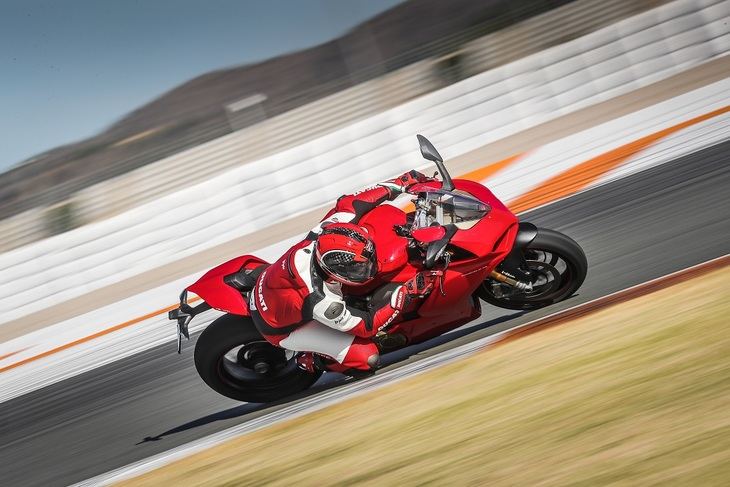 Ducati presenta la Panigale V4 en Valencia