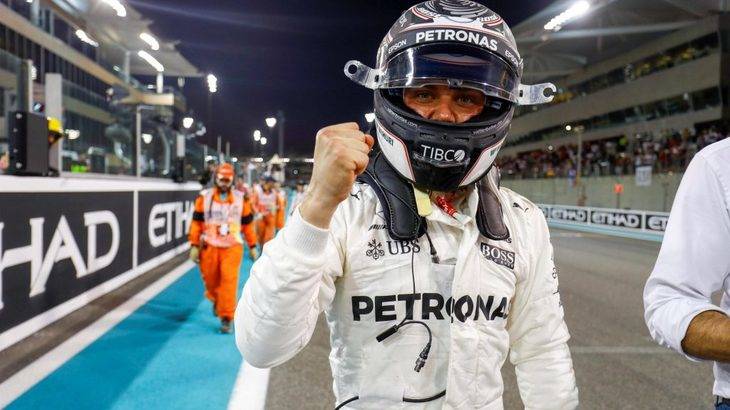 Bottas sorprende a Hamilton