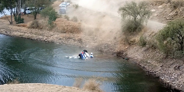 El Ford Fiesta WRC se da un baño
