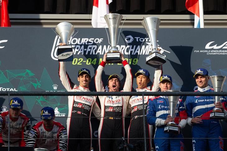 Fernando Alonso ganó con el Toyota nº8 y está a un paso del título