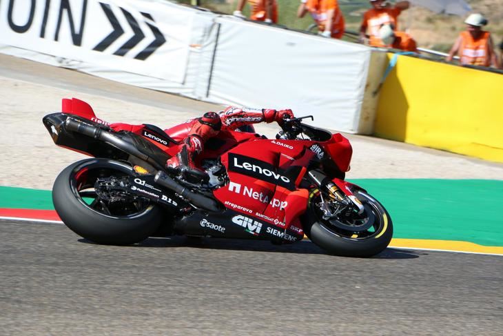 Nueva pole de récord para Bagnaia en el GP de Aragón