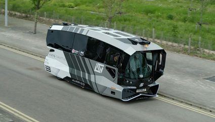Aurrigo Auto-Shuttle, el autobus sin conductor que planea reemplazar operadores humanos por supervisores remotos