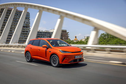 BYD DOLPHIN G DM-i: 105 km eléctricos y más de 1.000 km de autonomía desde 18.700 euros