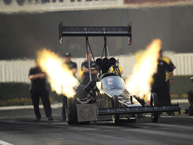 Averigua que se siente en una carrera de Dragster