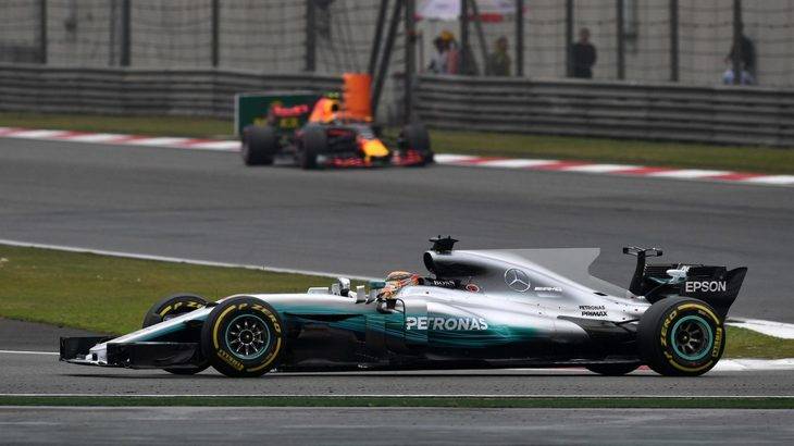 Hamilton muy superior en dos carreras diferentes